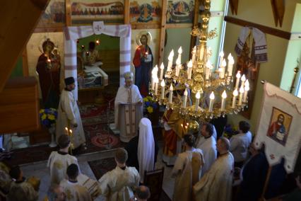 Uczniowie wystąpili na  obchodach 25-lecia  cerkwi w Lelkowie